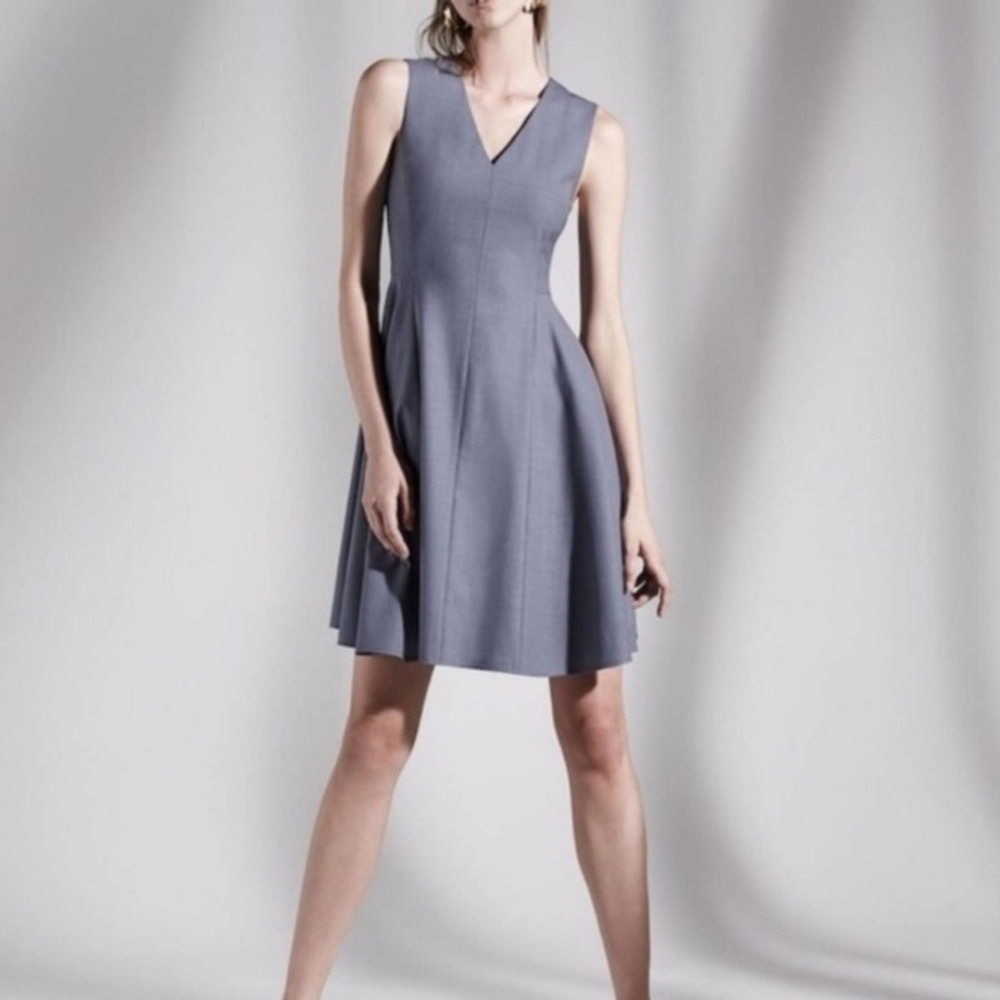 THEORY Wool Dress Beautiful Blue Gray Lined With Pockets Size 2